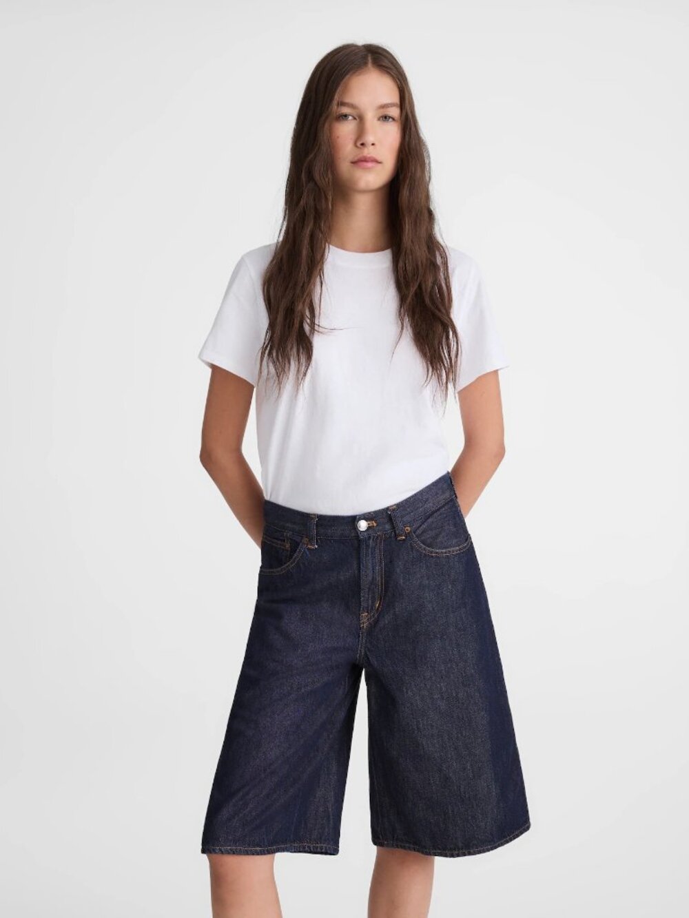 NEW Madewell The V-Waist Bermuda Short in Airy Denim Rinse Wash Dark Denim